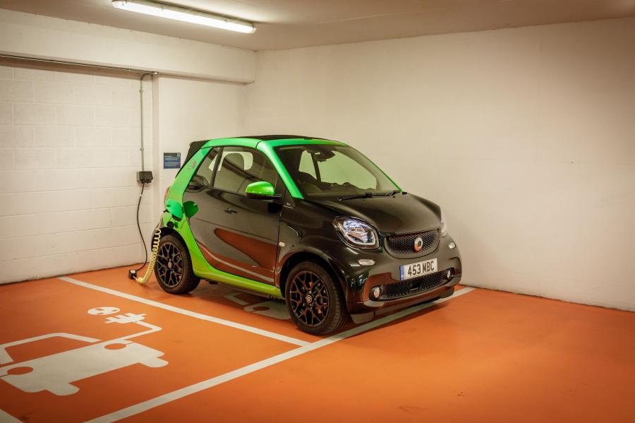  Smart ForTwo Prime Electric Drive Cabrio (A453) 2017 года  (UK) (фото 10 из 35)
